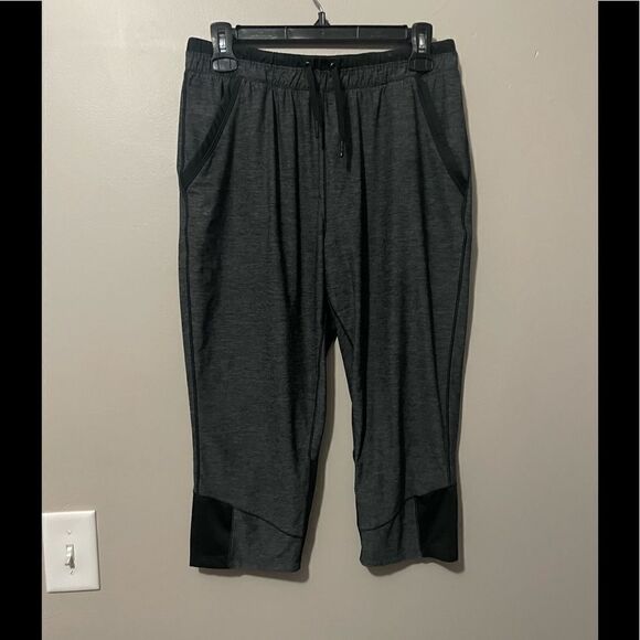 Under Armour capri leggings  - Picture 1 of 5